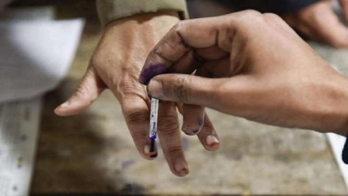 कर्नाटक विधानसभा चुनाव को लेकर बड़ा अपडेट, आज 11:30 बजे होगा तारीखों का ऐलान
